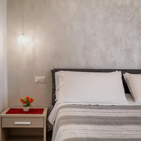 Apartment Over The Top - Lu Ientu