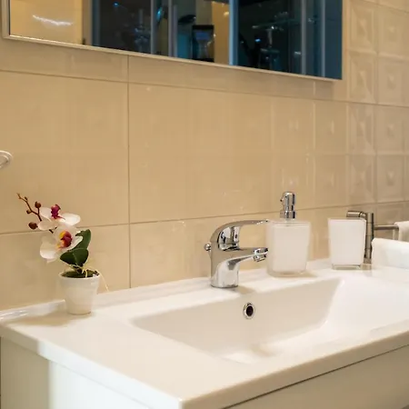 Over The Top - Lu Ientu Apartment *